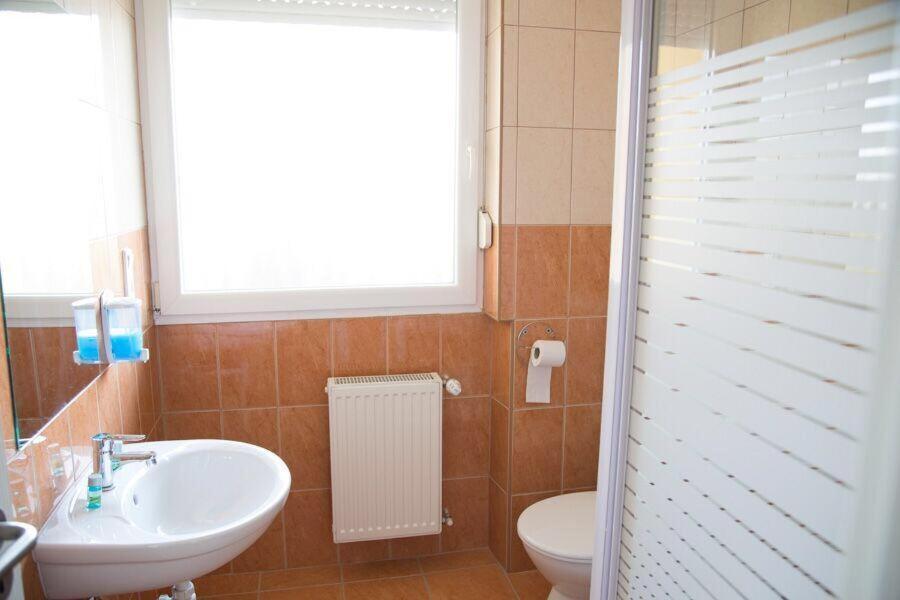 Levendula Apartmanhaz Hajduszoboszlo Exterior photo